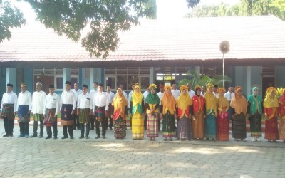Civitas Akademik SMA Negeri 6 Karawang Melaksanakan Upacara Peringatan Hari Sumpah Pemuda