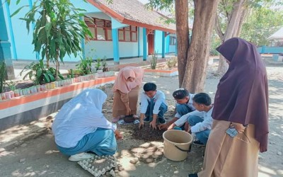 Siswa Fase- E SMA Negeri 6 Karawang Melakukan Kegiatan P5 dengan Tema Kewirausahaan